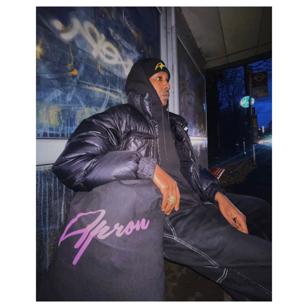 SCRIPT BEANIE (KILLA BEES)